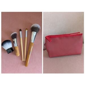 Burberry Makeup Case & Collection Of 5 Brushes